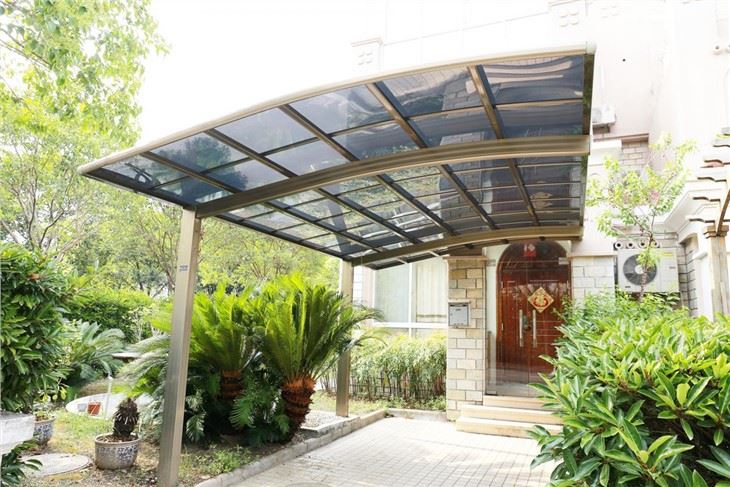 Seitenwände aus Polycarbonat Carport