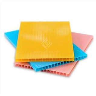 Hohlkammerplatten aus Polycarbonat mit runden Ecken