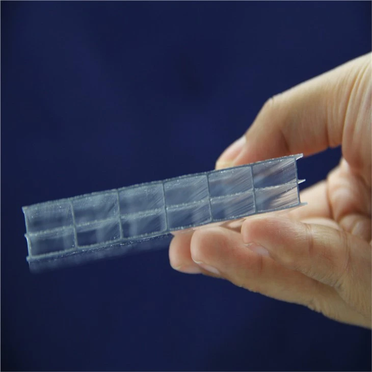 6 mm 8 mm 10 mm UV-extrudierte zellulare Hohlplatten-Polycarbonatplatten