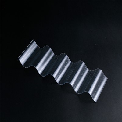 Gewellte Dachplatten aus Polycarbonat